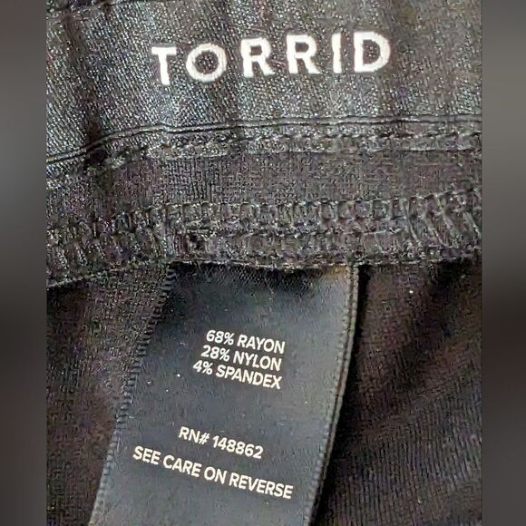 Torrid Deep Black Elastic Side Ponte Luxe Legging Front & Back Hems Hem Size 0R - Picture 8 of 12